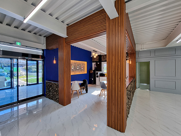 충남 금산 수가인테리어 루바월 NL002 티크 TK 1.jpg