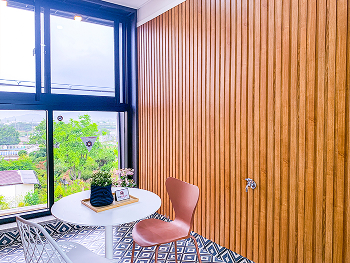 용정차운3차 합성목재 루바월 3.jpg