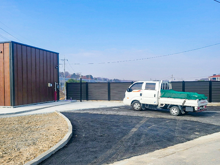 강원도 홍천 물류창고 합성목재 N 사이딩 2.jpg