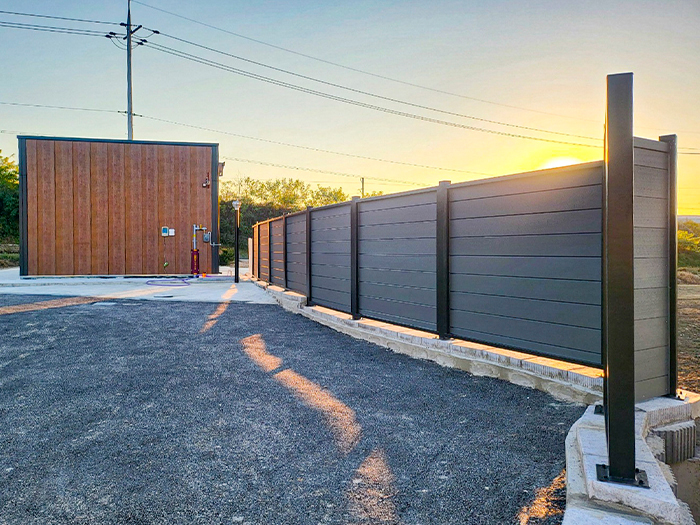 강원도 홍천 물류창고 합성목재 N 사이딩 3.jpg