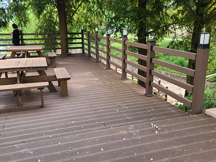 전라북도 전주시 전주대학교 합성목재 휀스 2.jpg