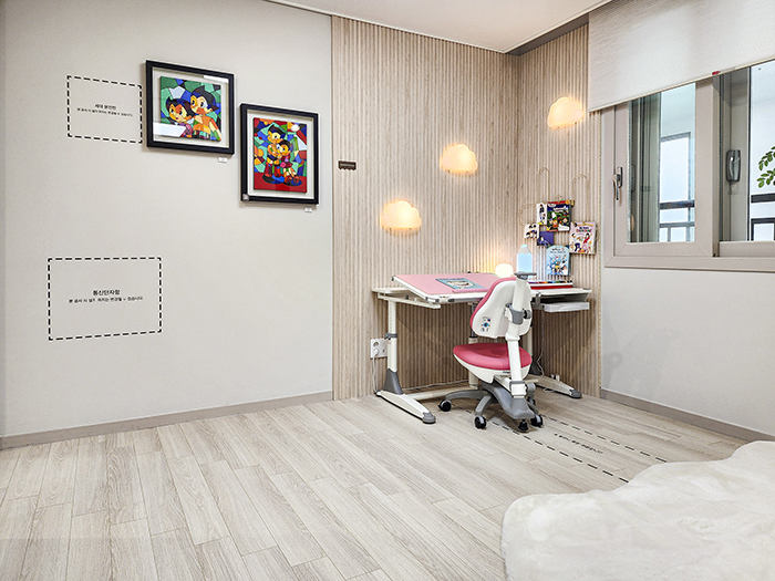 서울특별시 센트레빌 아스테리움 합성목재 루바월 2.jpg