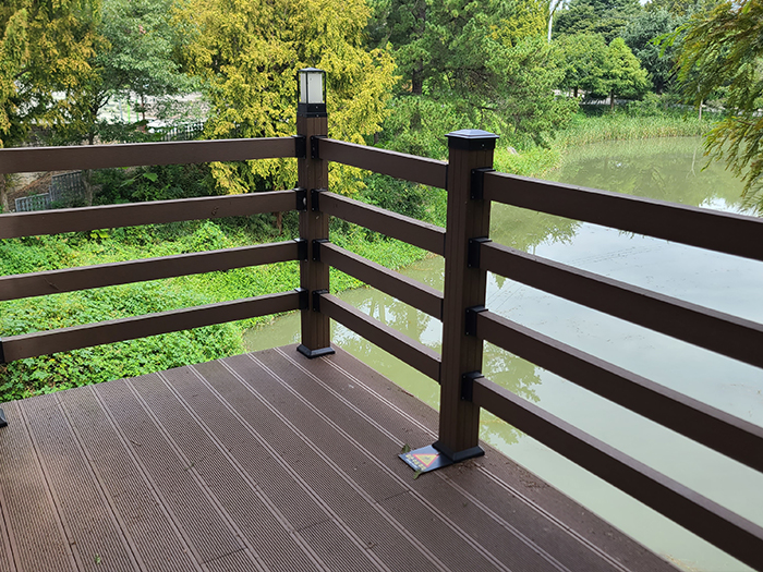 전라북도 전주시 전주대학교 합성목재 휀스 5.jpg