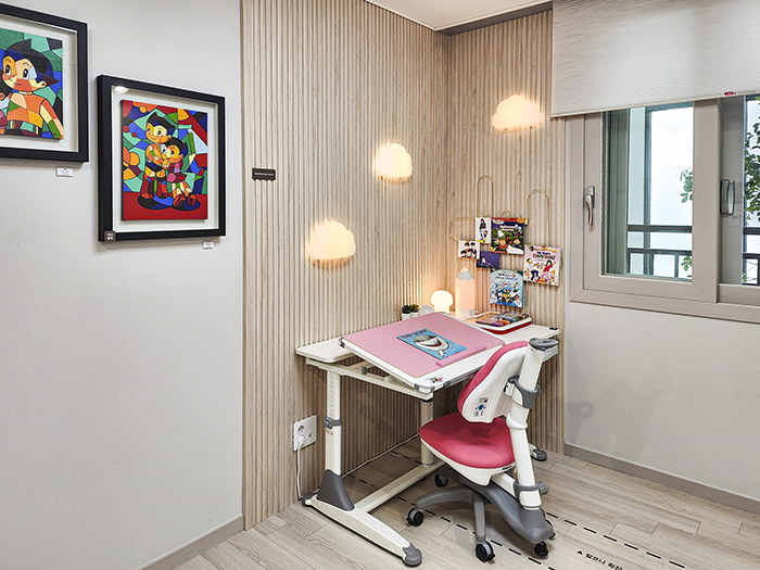 서울특별시 센트레빌 아스테리움 합성목재 루바월 3.jpg