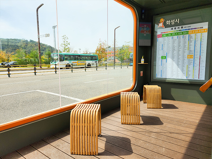 경기도 화성시 송산그린시티 버스정류장 합성목재 데크 3.jpg