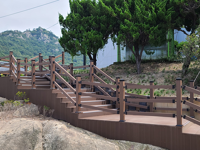 전남 목포시 해양대학교 합성목재 휀스 2.jpg