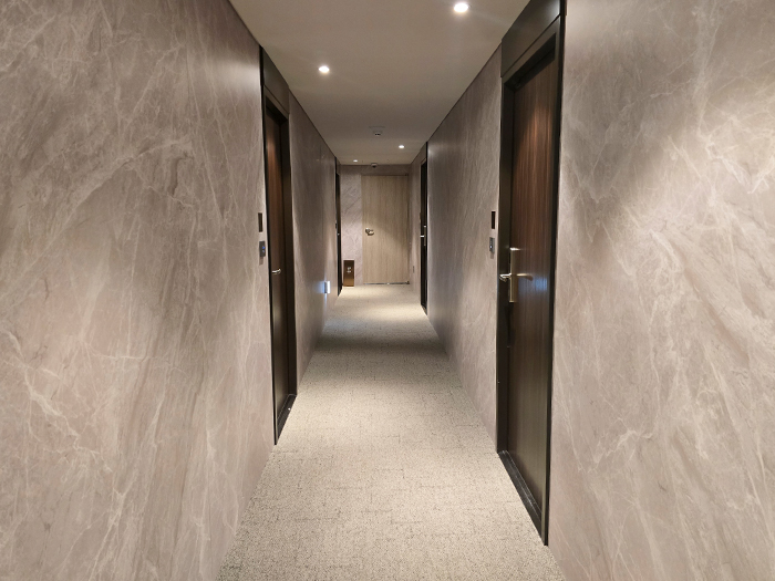 강남 비즈니스 호텔 불연 쿼츠보드 3.jpg