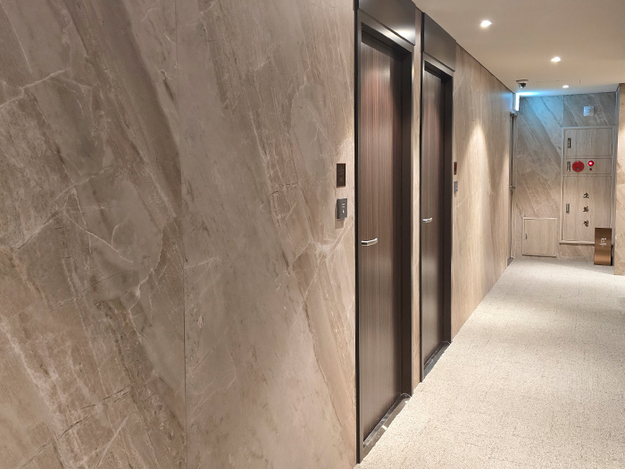 강남 비즈니스 호텔 불연 쿼츠보드 8.jpg