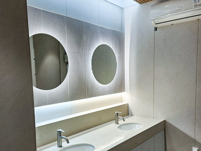 부산 자동차공장 직원화장실 N보드 2.jpg